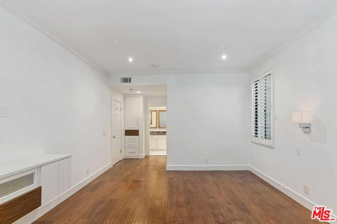 2031 S Bentley Ave Unit: 107
