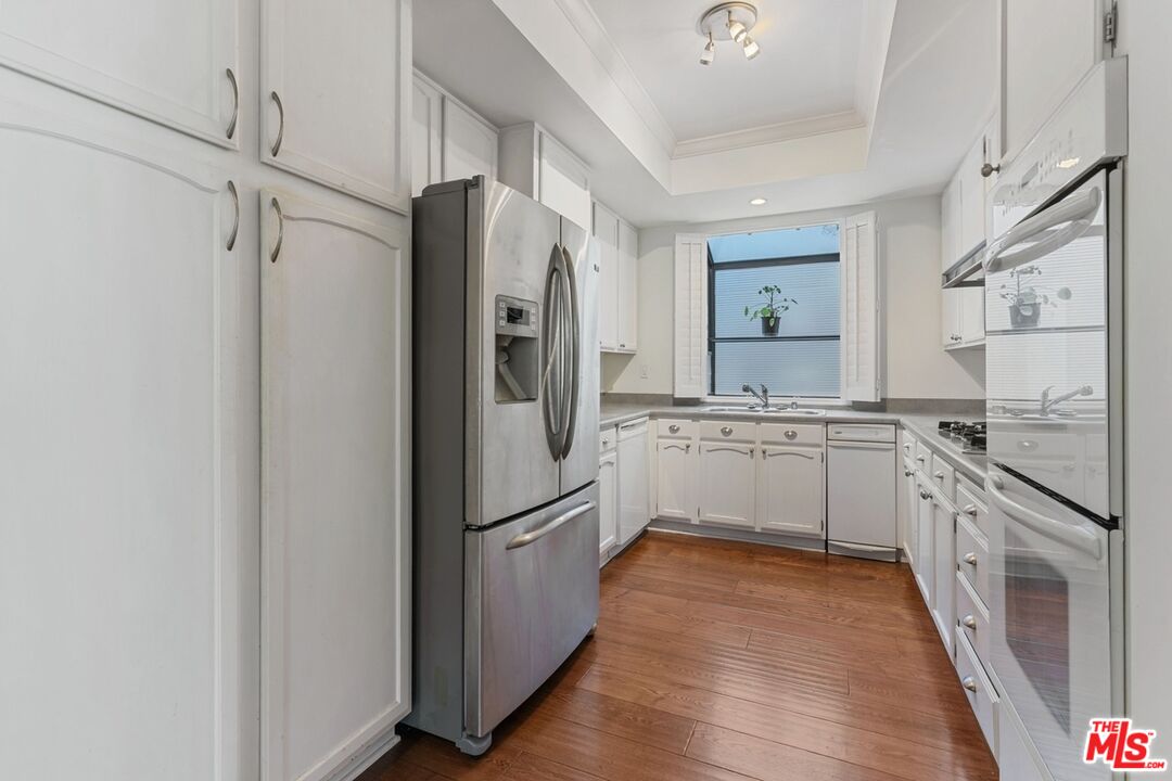 2031 S Bentley Ave Unit: 107