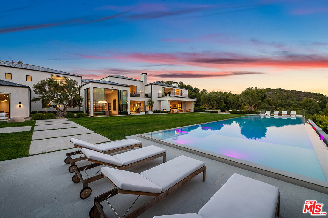 73 Beverly Park Ln