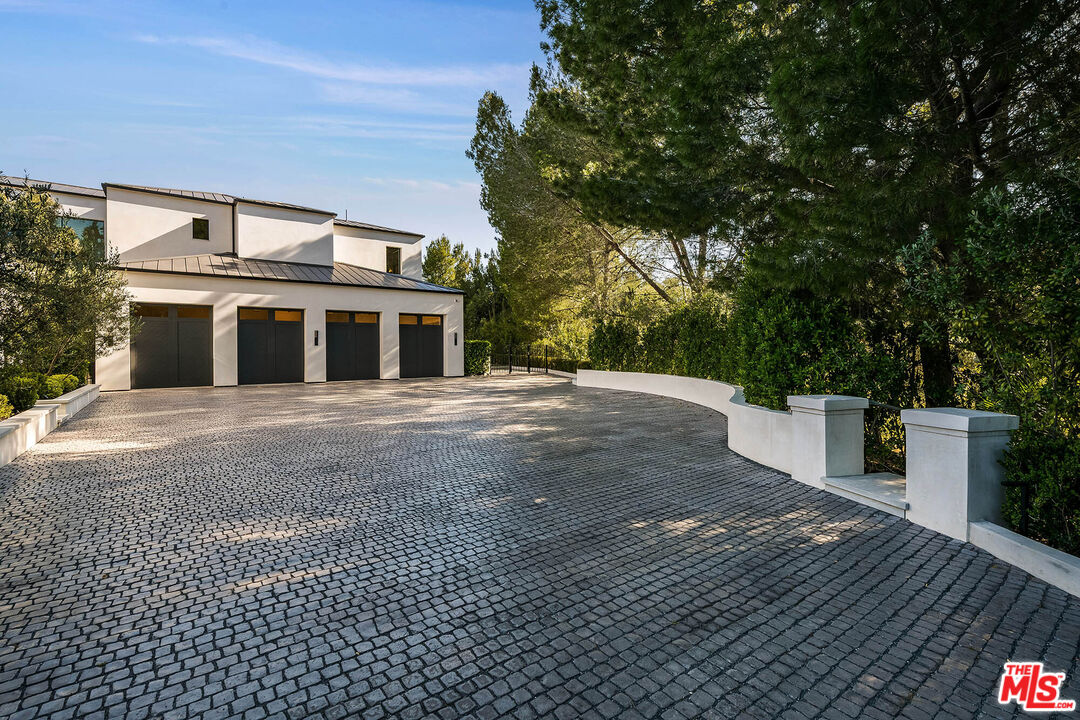 73 Beverly Park Ln