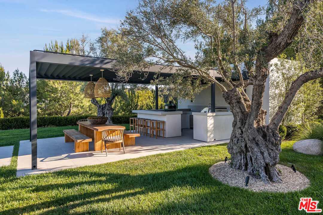 73 Beverly Park Ln