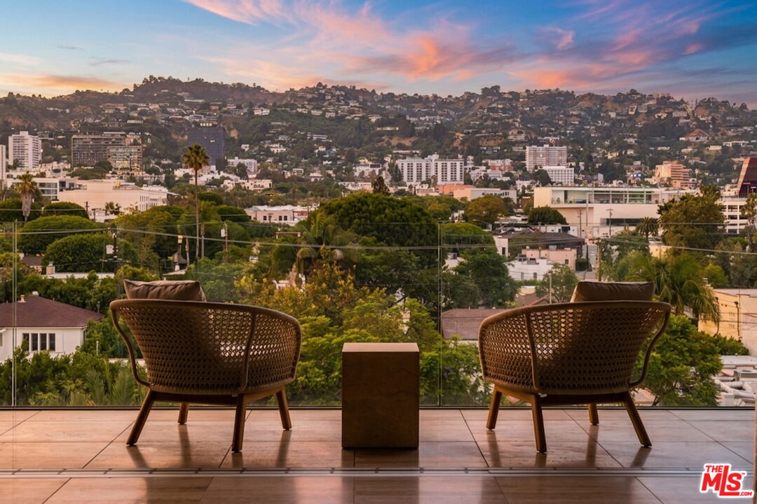 8899 Beverly Blvd Unit: 5E