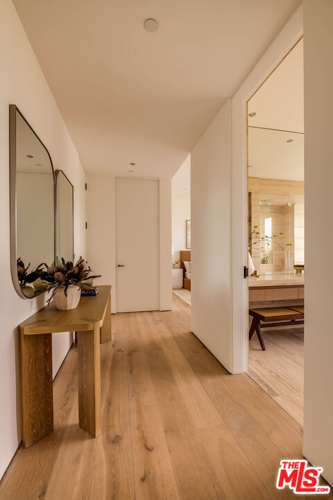 8899 Beverly Blvd Unit: 5E