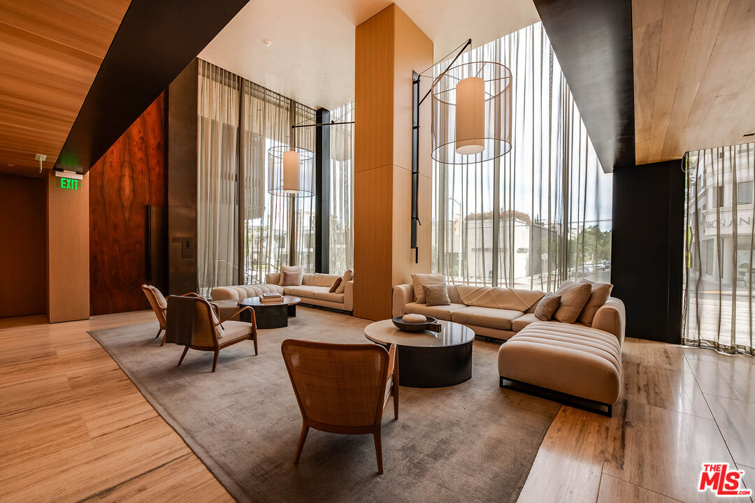 8899 Beverly Blvd Unit: 5E