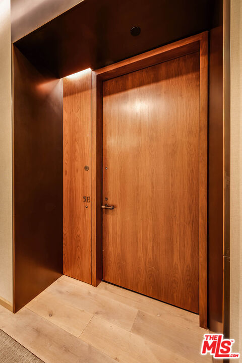 8899 Beverly Blvd Unit: 5E