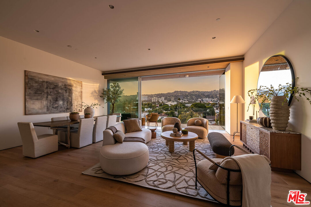 8899 Beverly Blvd Unit: 5E