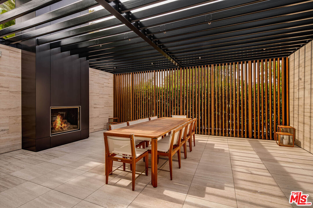 8899 Beverly Blvd Unit: 5E