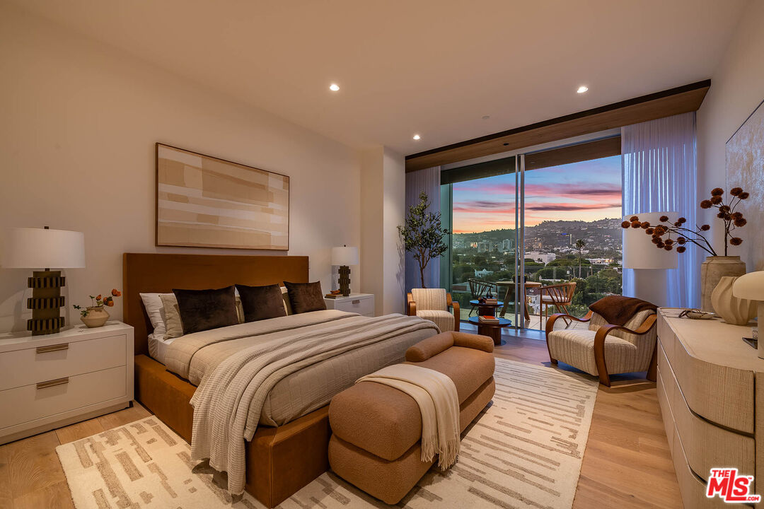 8899 Beverly Blvd Unit: 5E