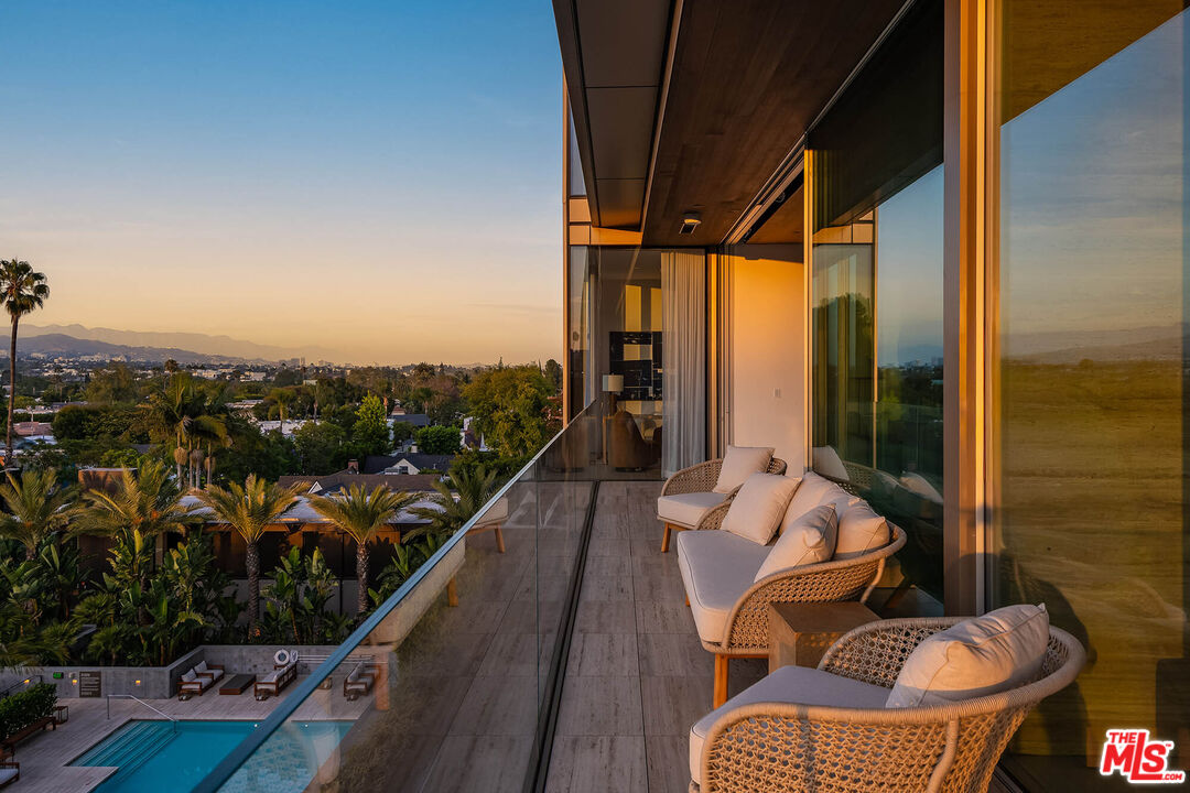 8899 Beverly Blvd Unit: 5E
