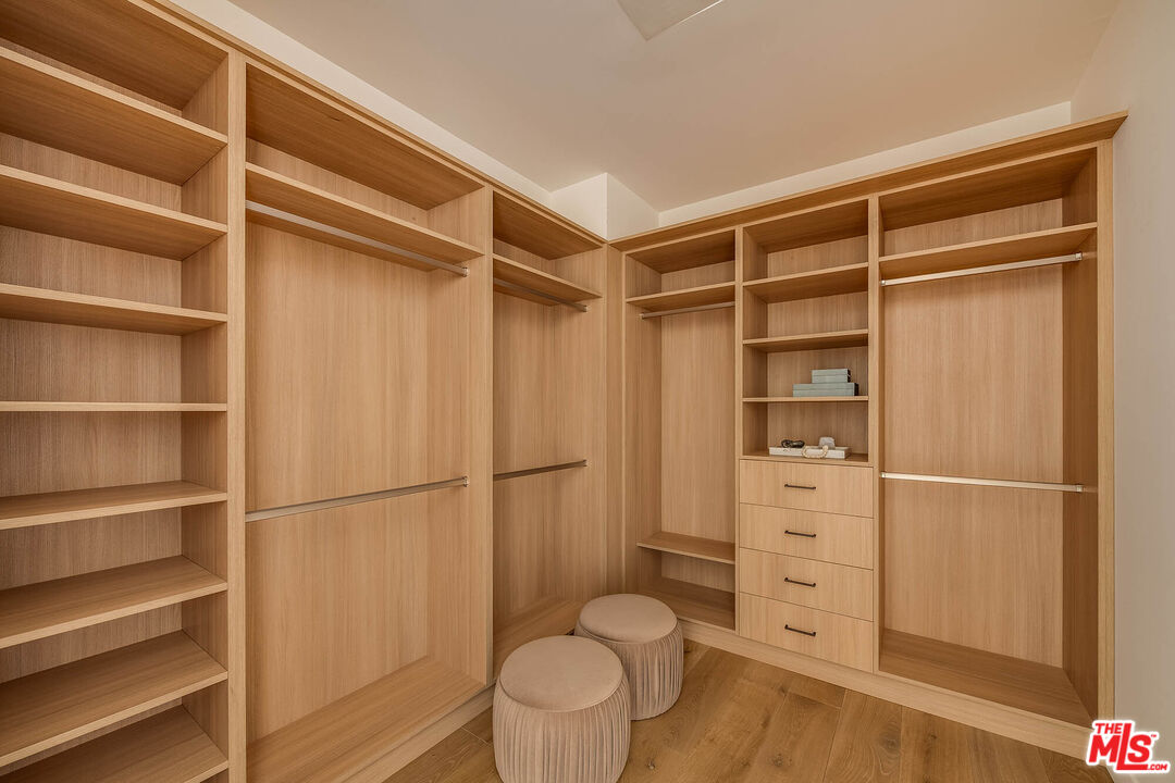 8899 Beverly Blvd Unit: 5E