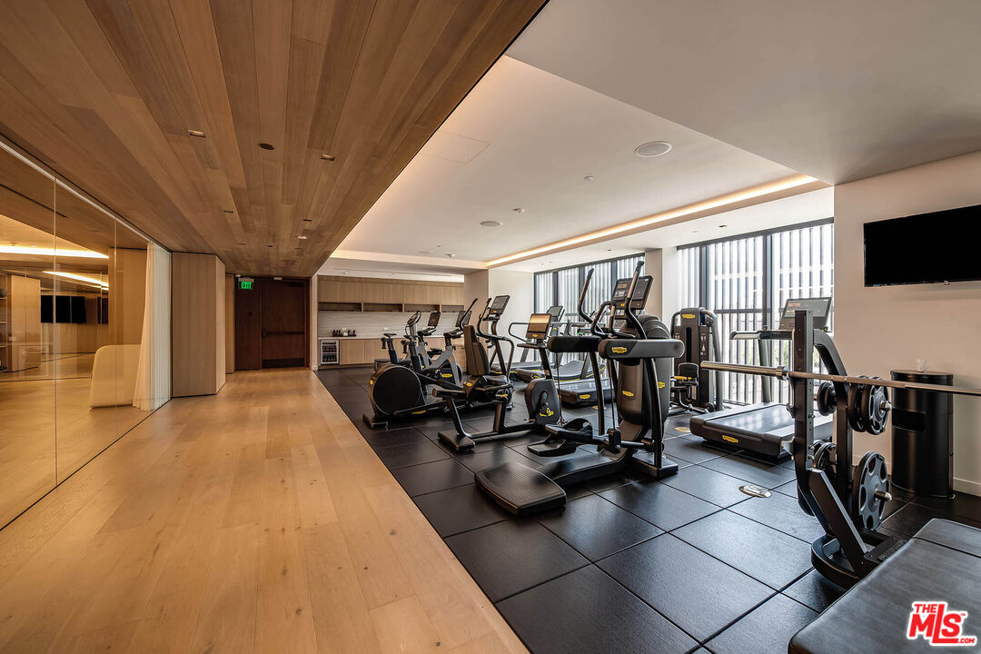 8899 Beverly Blvd Unit: 5E