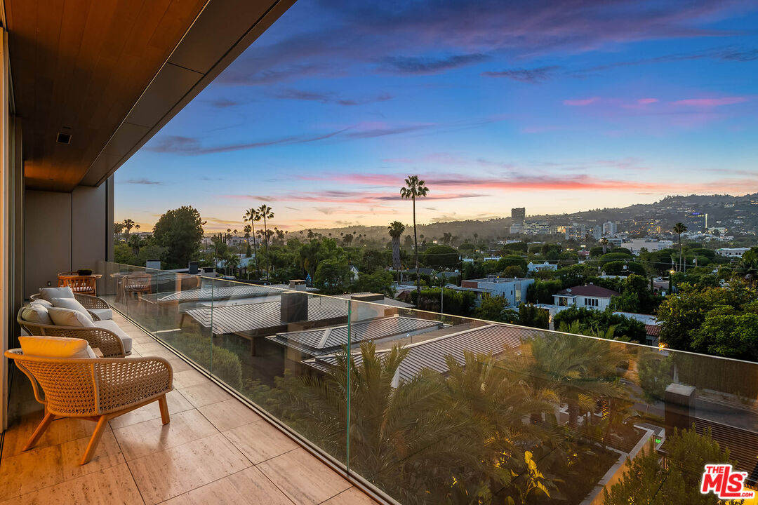8899 Beverly Blvd Unit: 5E