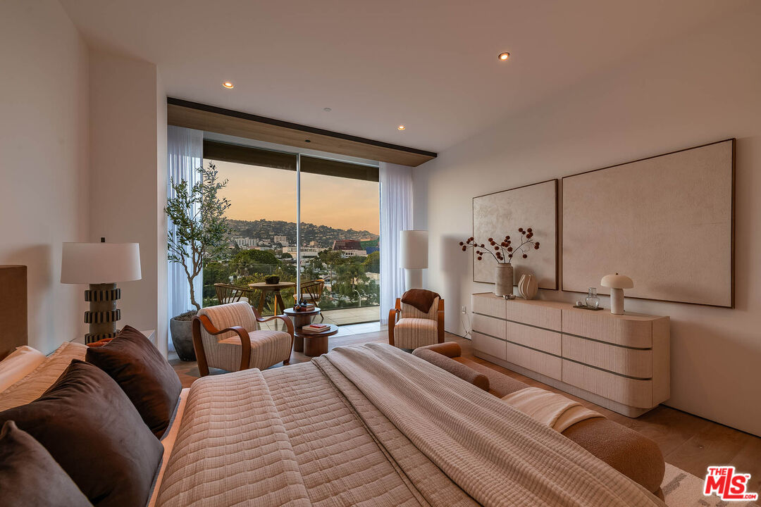 8899 Beverly Blvd Unit: 5E