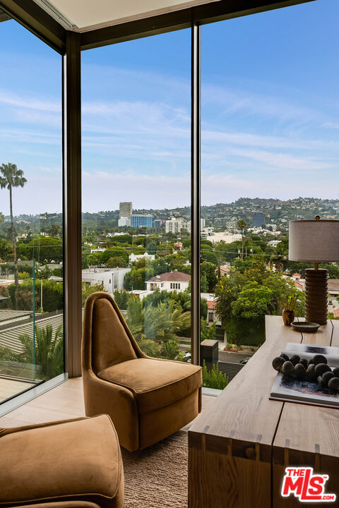 8899 Beverly Blvd Unit: 5E