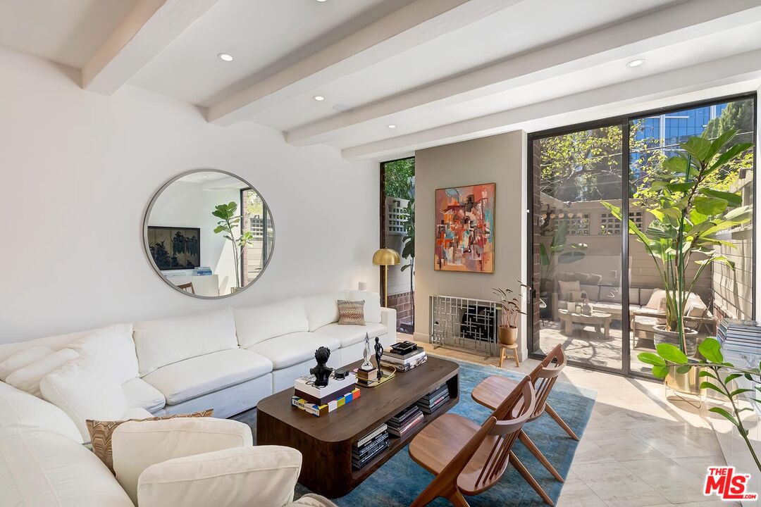 1033 Carol Dr Unit: 104