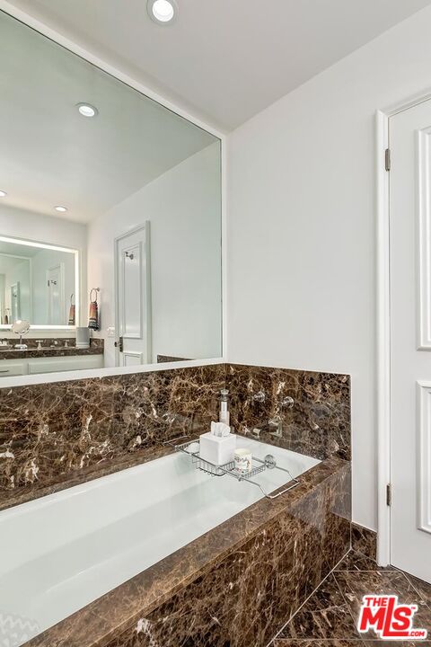 1033 Carol Dr Unit: 104