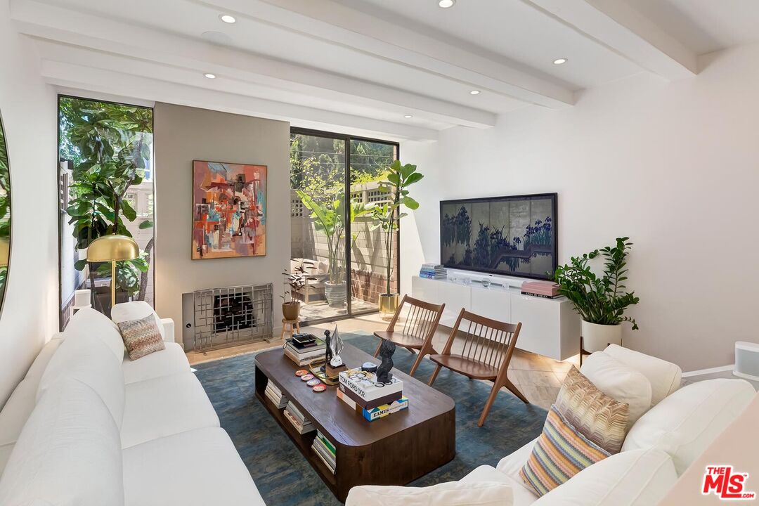 1033 Carol Dr Unit: 104