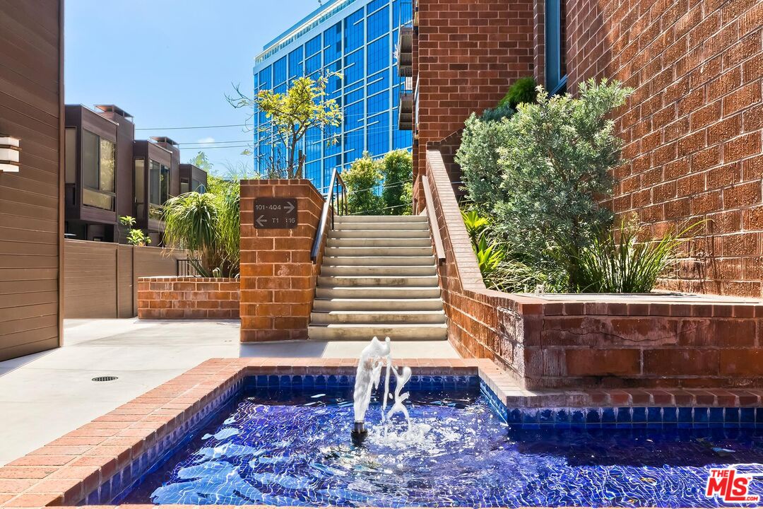 1033 Carol Dr Unit: 104