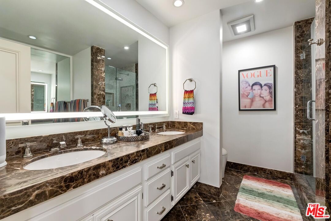 1033 Carol Dr Unit: 104