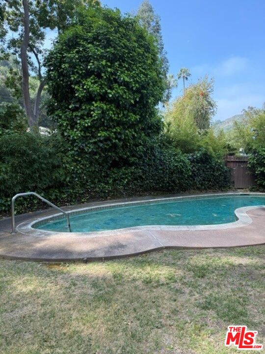 2528 Hutton Dr