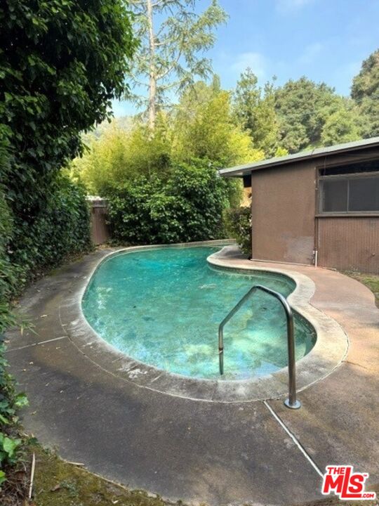 2528 Hutton Dr