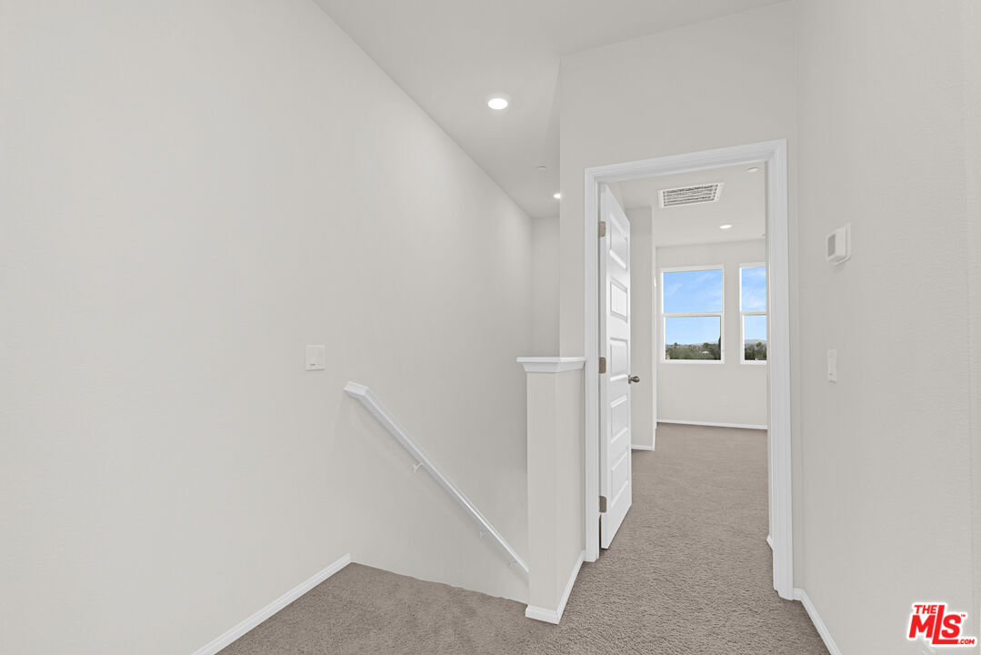 220 Lockhart Way