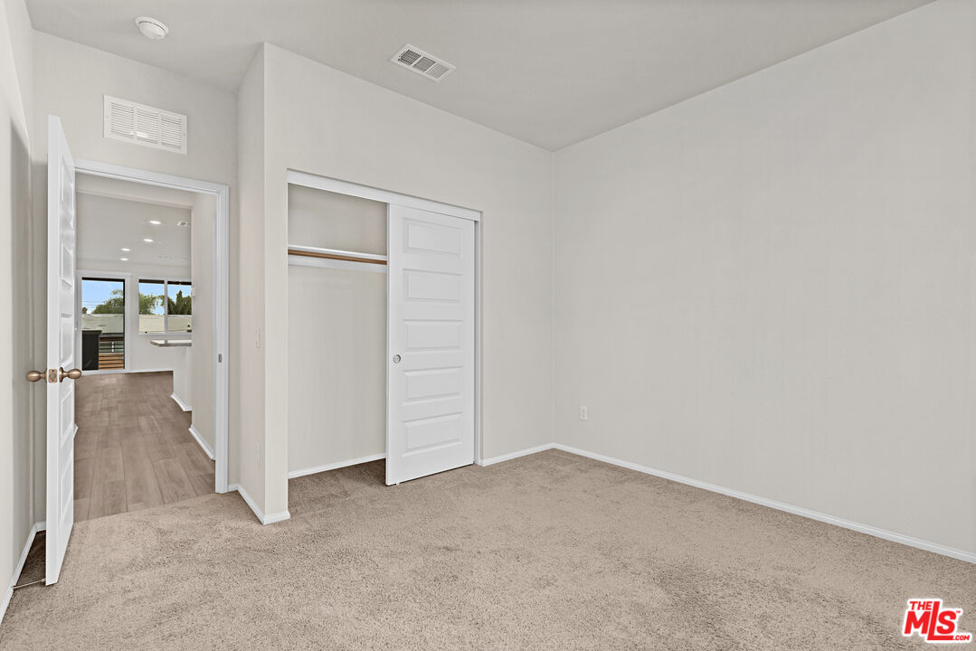 220 Lockhart Way