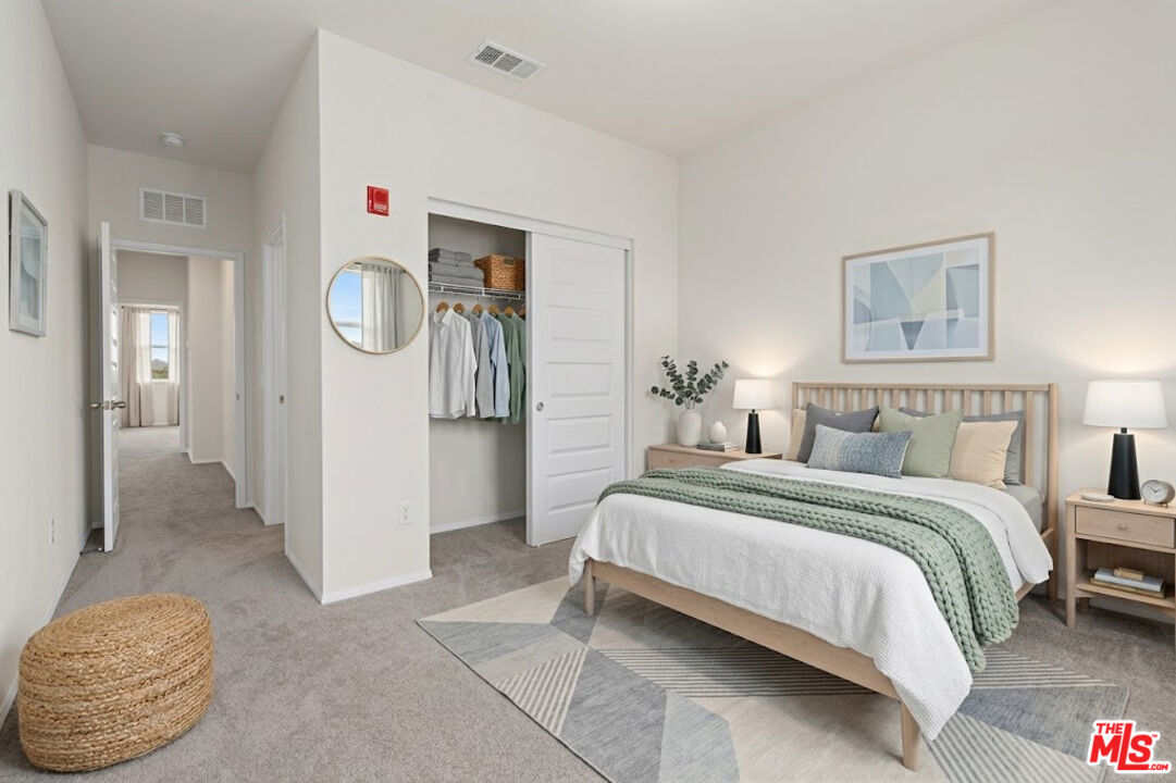 220 Lockhart Way