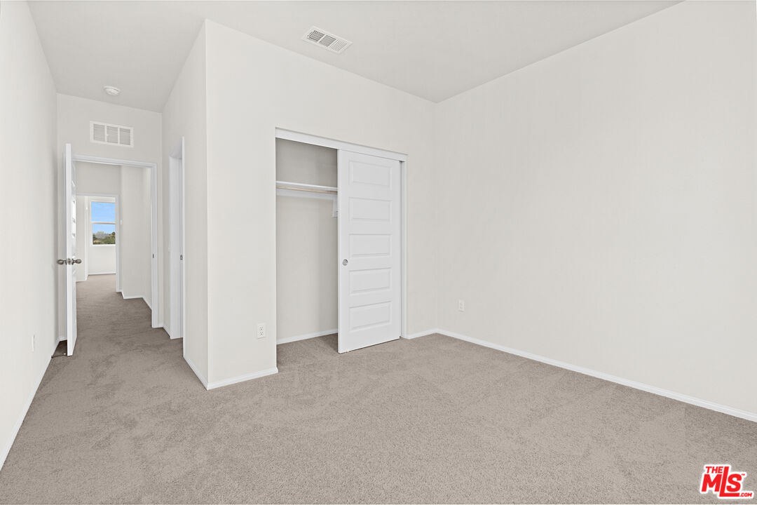 220 Lockhart Way