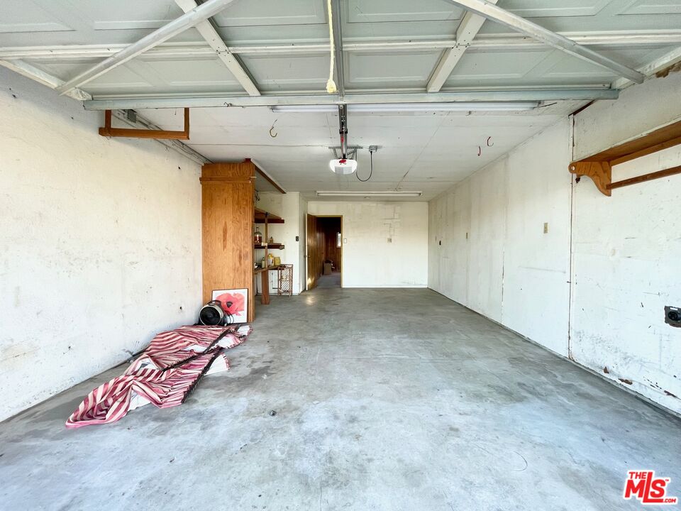 6031 Will Rogers St