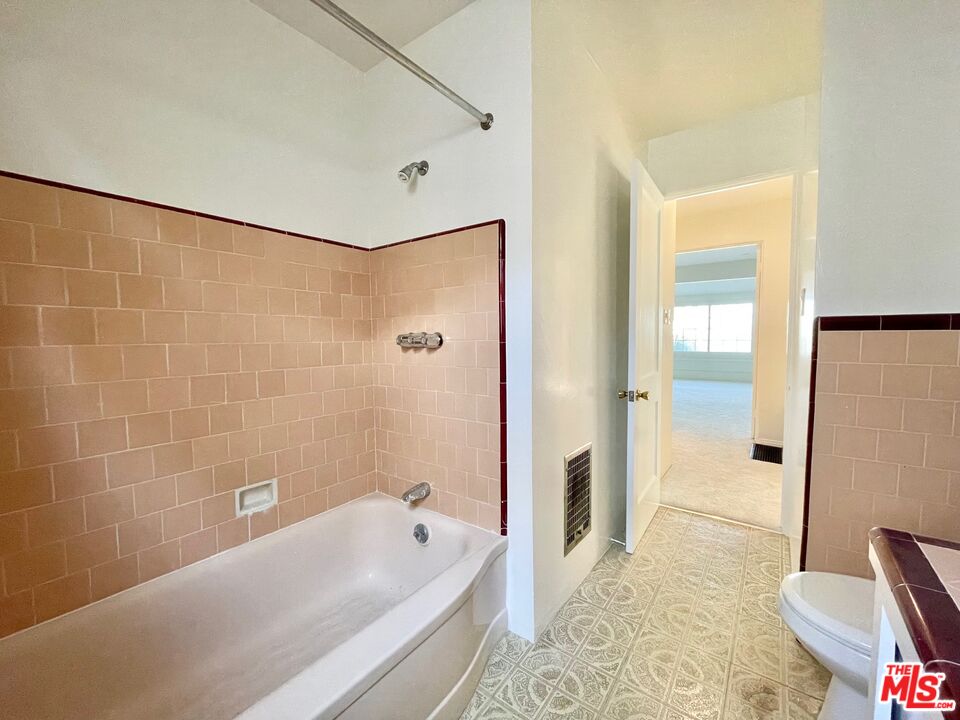6031 Will Rogers St
