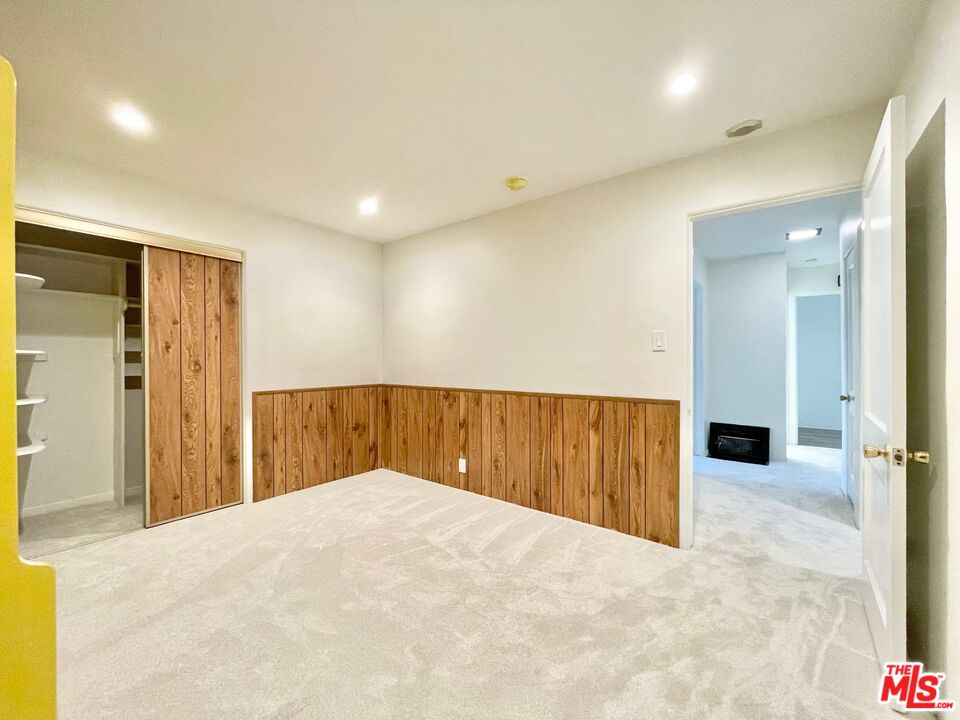 6031 Will Rogers St