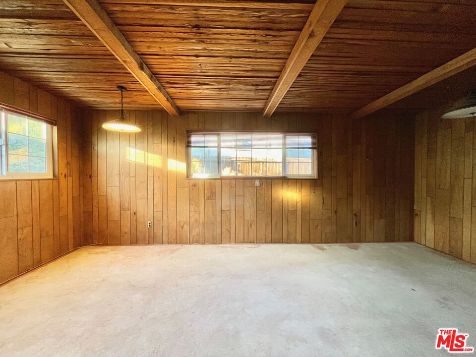 6031 Will Rogers St