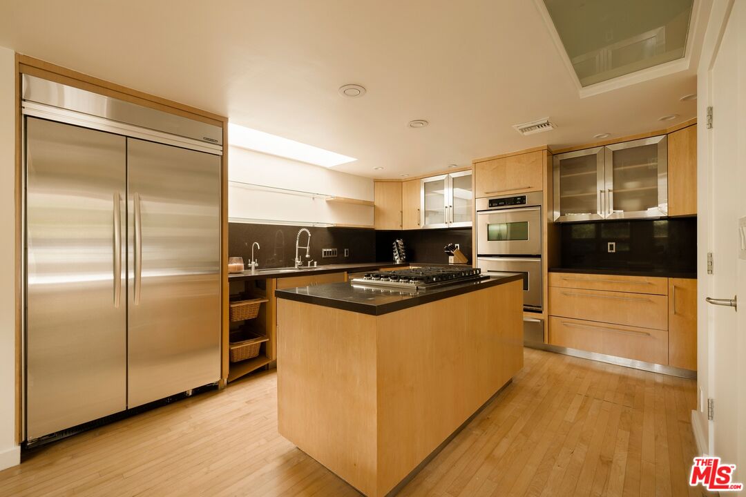 3600 Mandeville Canyon Rd