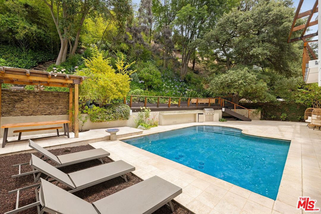 3600 Mandeville Canyon Rd