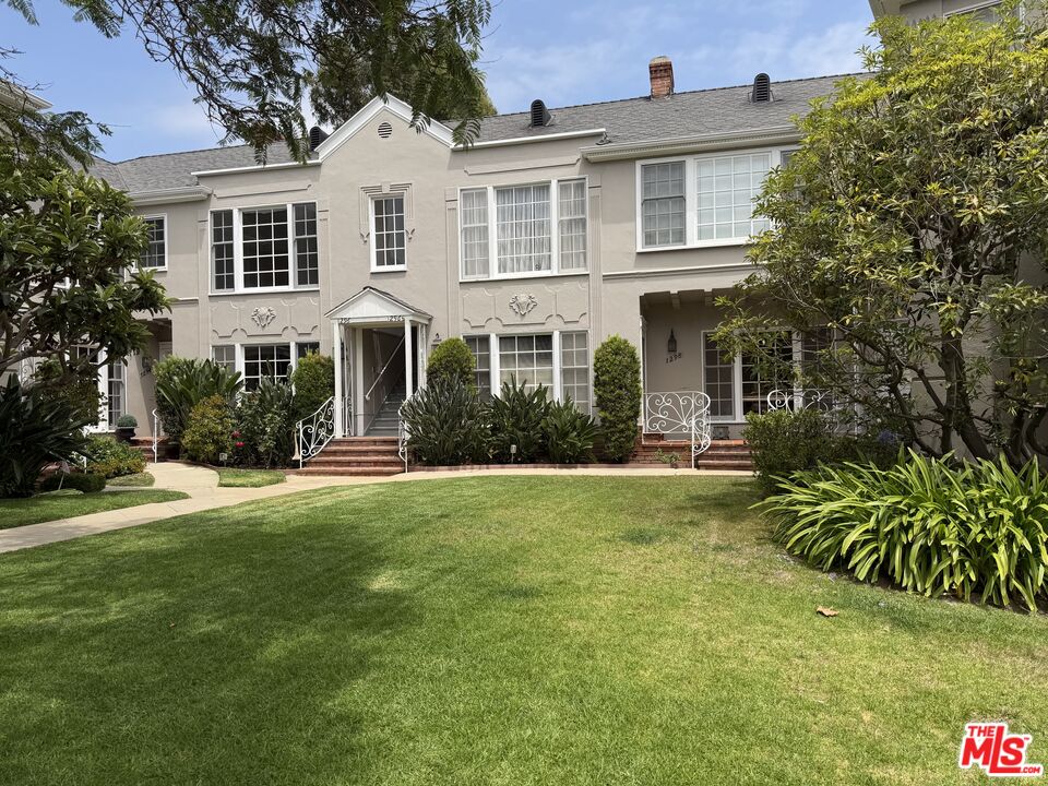 1292 Devon Ave Unit: 1296