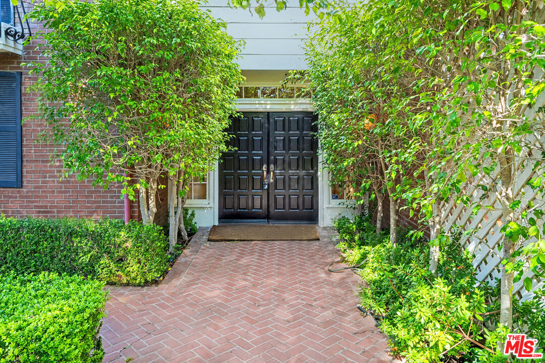 12386 Ridge Cir