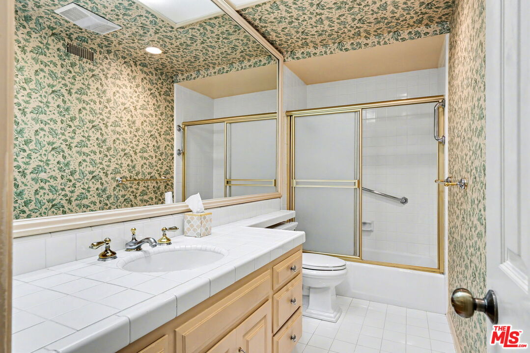 12386 Ridge Cir