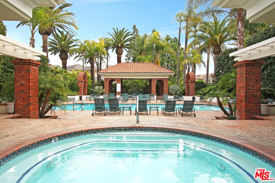 12386 Ridge Cir