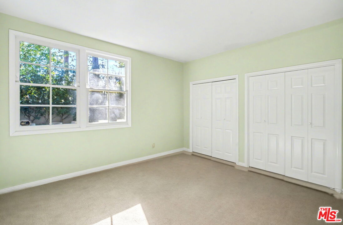 12386 Ridge Cir