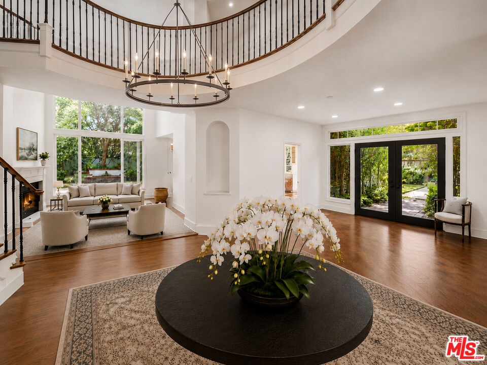 12386 Ridge Cir