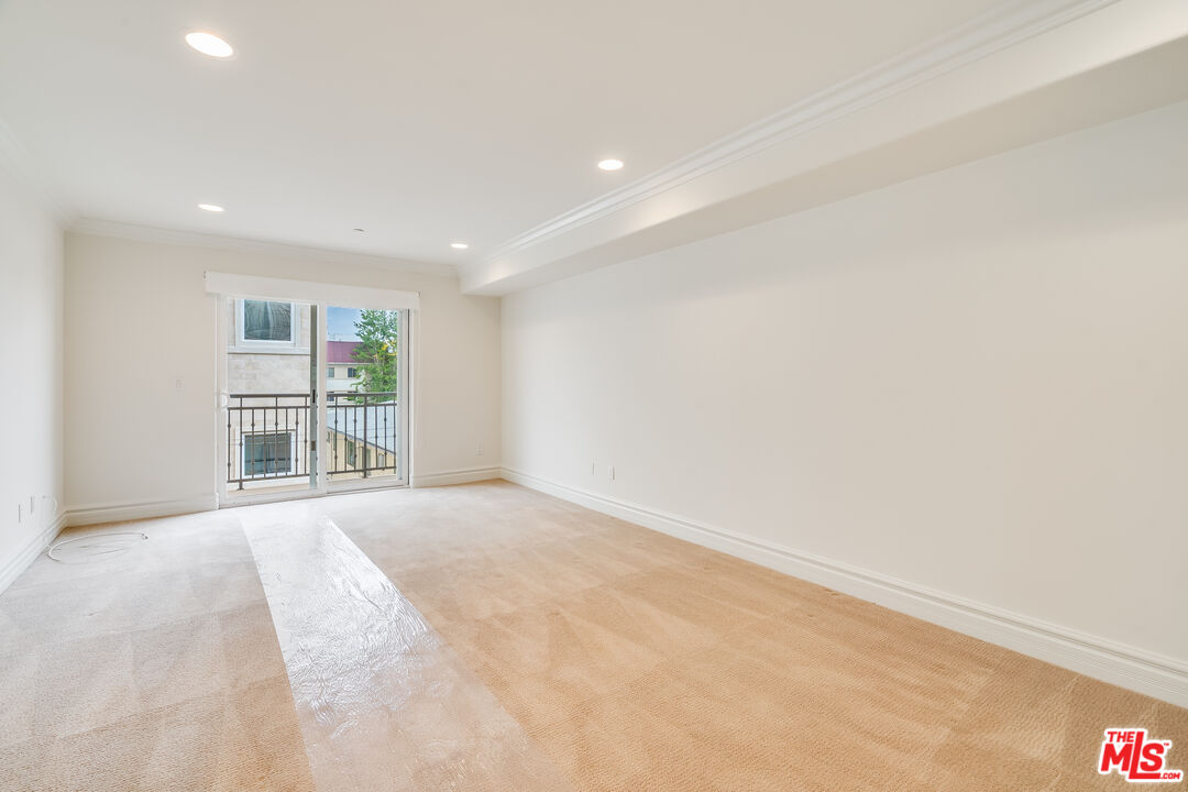 8610 Chalmers Dr Unit: 302