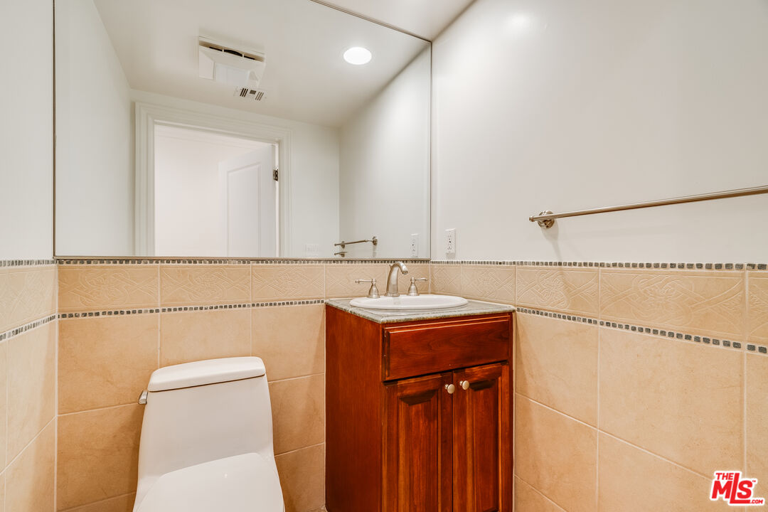 8610 Chalmers Dr Unit: 302