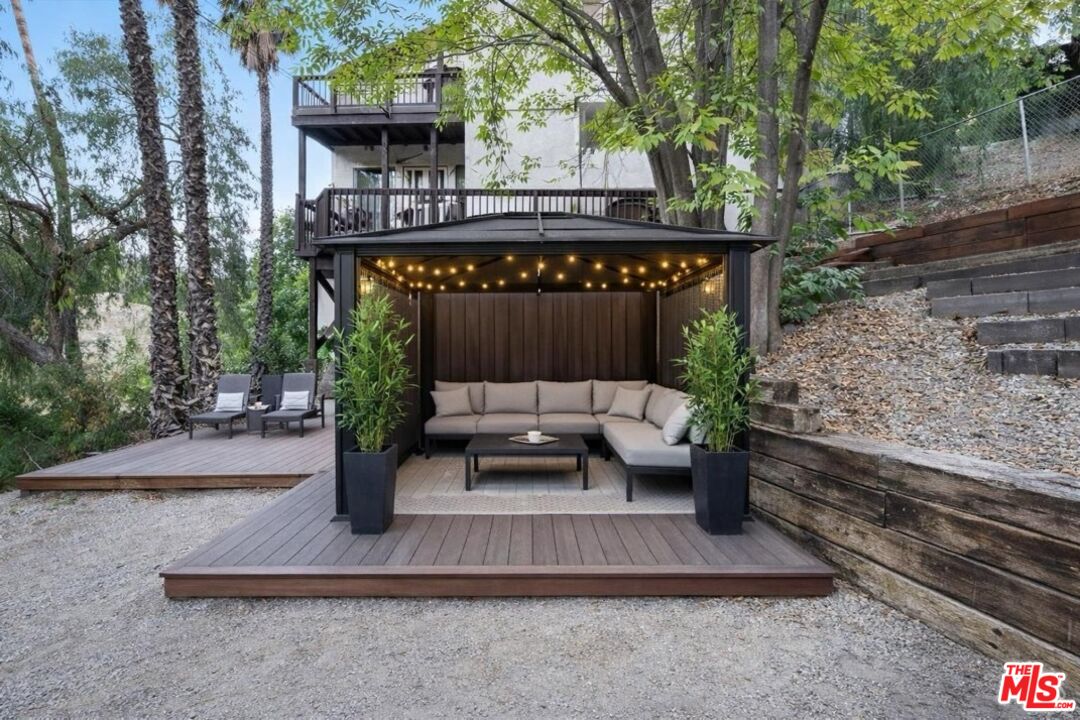 4912 Llano Dr