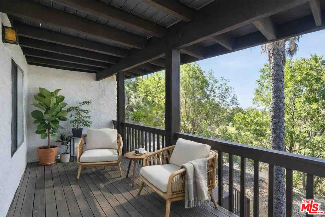 4912 Llano Dr