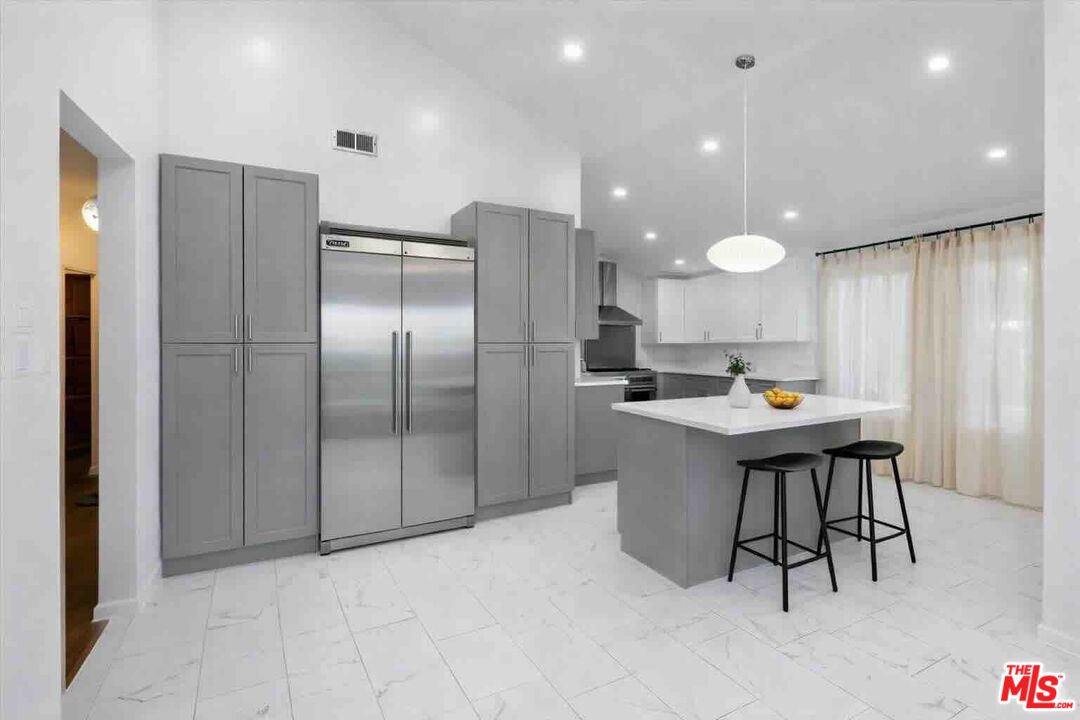 4912 Llano Dr