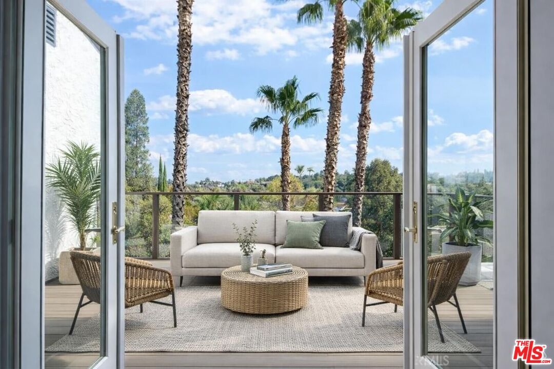 4912 Llano Dr