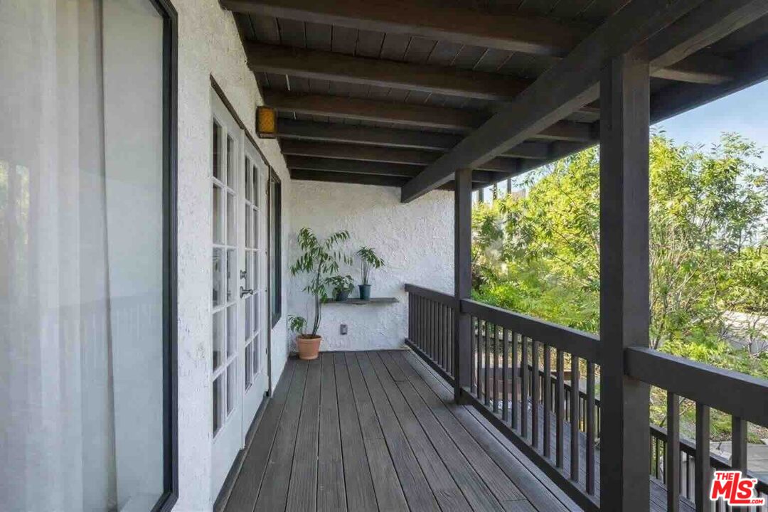 4912 Llano Dr