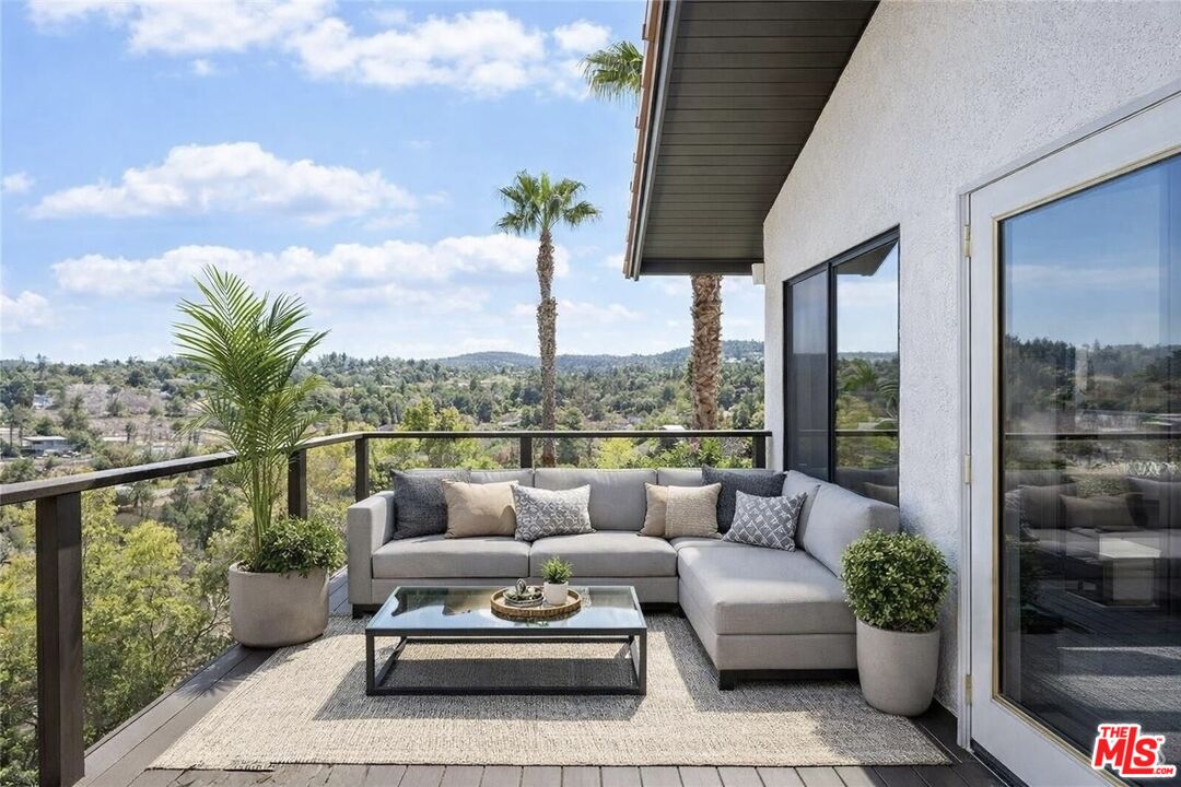 4912 Llano Dr