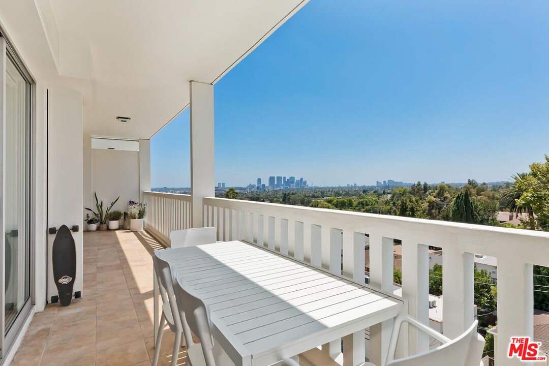 999 N Doheny Dr Unit: 601